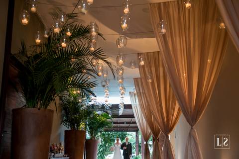 entrada-da-noiva-com-pai'