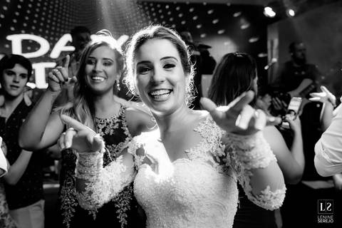 noiva na pista de dança'