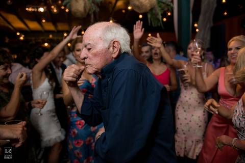 avô-na-pista-de-dança-casamento'