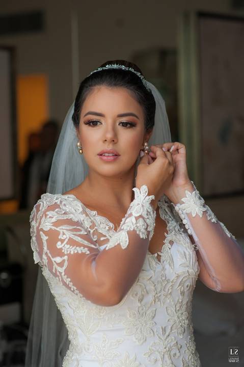 sapato-noiva-carol-hungria-bride-dress-wedding-casamento-rio-de-janeiro-copacabana-palace-belmond-fotografo-groom'