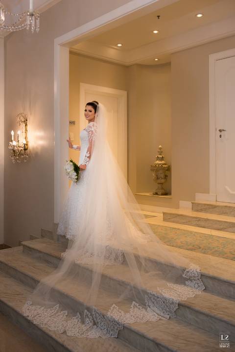 sapato-noiva-carol-hungria-bride-dress-wedding-casamento-rio-de-janeiro-copacabana-palace-belmond-fotografo-groom'