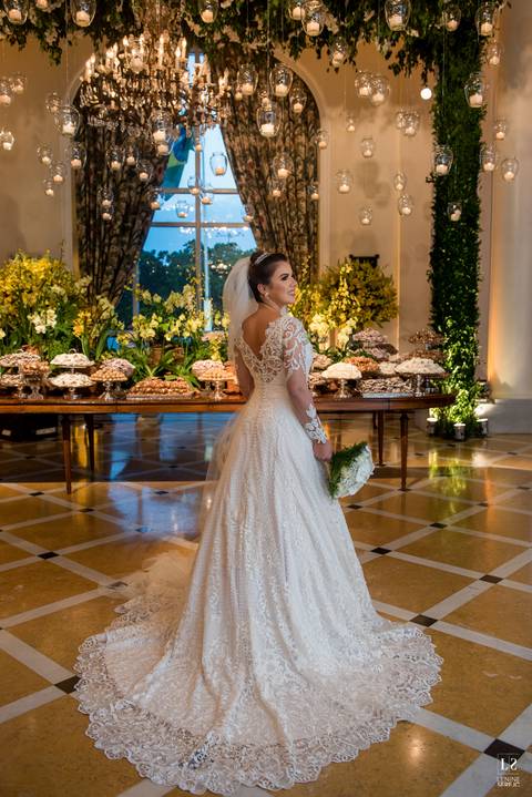 sapato-noiva-carol-hungria-bride-dress-wedding-casamento-rio-de-janeiro-copacabana-palace-belmond-fotografo-groom'