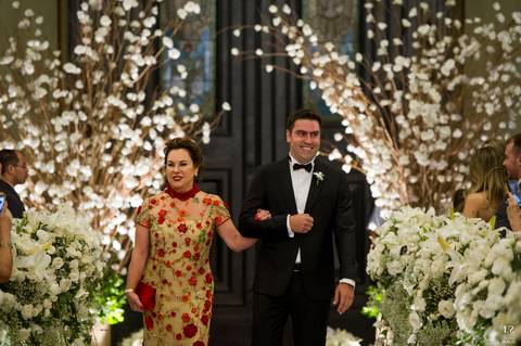 Delfim-moreira-orquestra-noiva-carol-hungria-bride-dress-wedding-casamento-rio-de-janeiro-copacabana-palace-belmond-fotografo-groom-igreja-são-jose-igreja-são-jose-noivo-entrada-mãe'