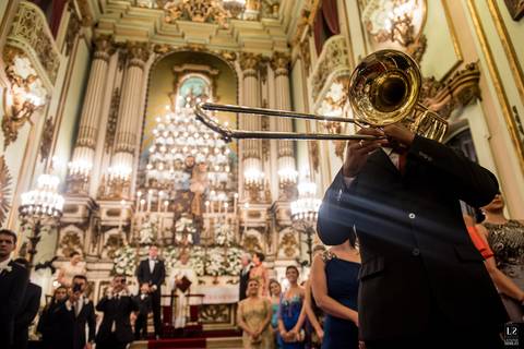 Delfim-moreira-orquestra-noiva-carol-hungria-bride-dress-wedding-casamento-rio-de-janeiro-copacabana-palace-belmond-fotografo-groom-igreja-são-jose'