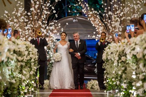 Delfim-moreira-orquestra-noiva-carol-hungria-bride-dress-wedding-casamento-rio-de-janeiro-copacabana-palace-belmond-fotografo-groom-igreja-são-jose'
