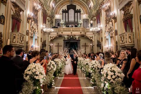 Delfim-moreira-orquestra-noiva-carol-hungria-bride-dress-wedding-casamento-rio-de-janeiro-copacabana-palace-belmond-fotografo-groom-igreja-são-jose'