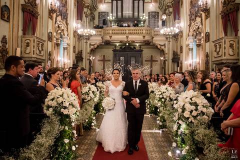 Delfim-moreira-orquestra-noiva-carol-hungria-bride-dress-wedding-casamento-rio-de-janeiro-copacabana-palace-belmond-fotografo-groom-igreja-são-jose'