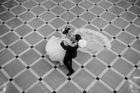 noiva-carol-hungria-bride-dress-wedding-casamento-rio-de-janeiro-copacabana-palace-belmond-fotografo-groom-casal-noivos'