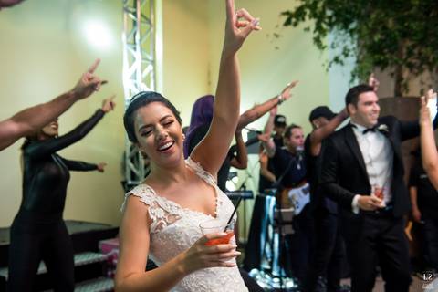 ludmila-funk-show-noiva-carol-hungria-bride-dress-wedding-casamento-rio-de-janeiro-copacabana-palace-belmond-fotografo-groom-casal-noivos-first-dance-primeira-dança'