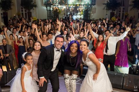 ludmila-funk-show-noiva-carol-hungria-bride-dress-wedding-casamento-rio-de-janeiro-copacabana-palace-belmond-fotografo-groom-casal-noivos-first-dance-primeira-dança'