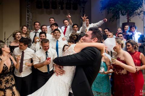 ludmila-funk-show-noiva-carol-hungria-bride-dress-wedding-casamento-rio-de-janeiro-copacabana-palace-belmond-fotografo-groom-casal-noivos-first-dance-primeira-dança'