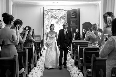 carol-hungria-vestido-noiva-dress-wedding-entrada-noiva-cerimônia-dark-costa'