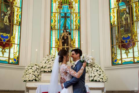 carol-hungria-vestido-noiva-dress-wedding-entrada-noiva-cerimônia-dark-costa-padre-zé-pereira-josé'