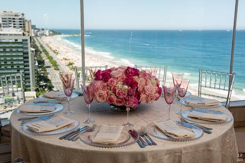 decoração-casamento-wedding-eugenia-guerreira-parede-de-rosas-orlando-ambrosio-espaço-7-zero-6-espaco7zero6-dark-costa-carol-hungria-casal-garcia-bolos'