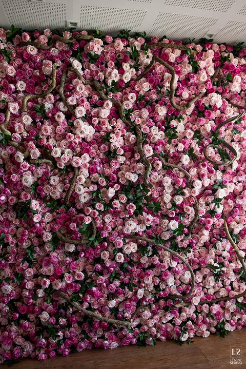 decoração-casamento-wedding-eugenia-guerreira-parede-de-rosas-orlando-ambrosio-espaço-7-zero-6-espaco7zero6-dark-costa-carol-hungria-casal-garcia-bolos'