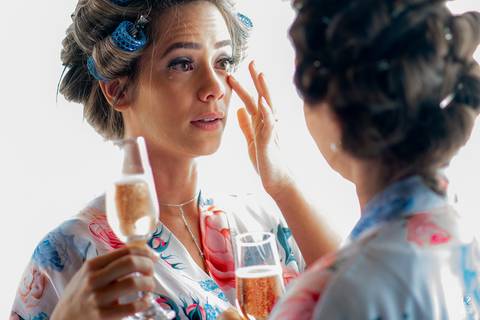 making-of-noiva-buzios-mae-emocionada-chorando-mae-e-filha'