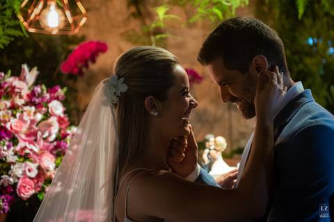 cerimonia-noivo-bem-dito-casamento-buzios-beijo-casal-posadas-noiva'