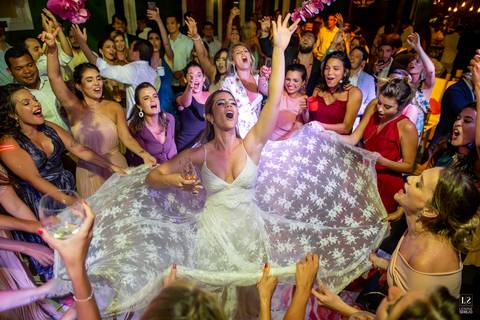 madrinhas-vestido-rodado-roda-pista-de-danca-noiva-casamento-lenine-serejo-buzios'