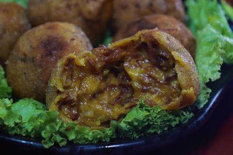 Bolinho de Abóbora com Carne Seca'