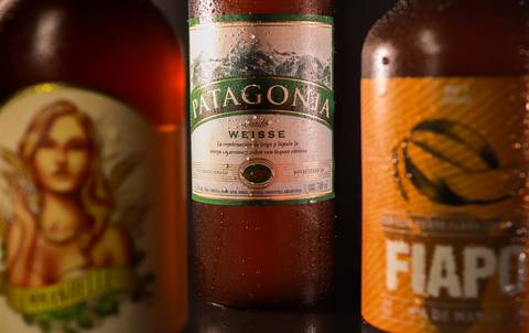 Cerveja Emmanuelle - Brother Brew; Cerveja Patagonia - Estilo Weisse; Cerveja Fiapo IPA de Manga - Cervejaria Corina. '