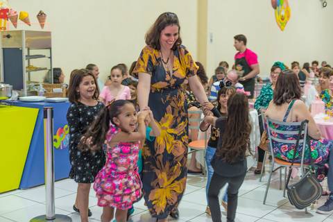 hora-de-brincar-de-pega-pega'