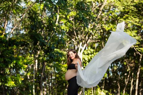 Fotografia de Gestante no Parque Botânico da Vale em Vitória feita pelo Estúdio JAMC'