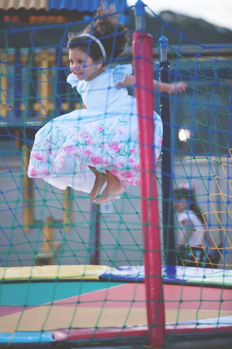Fotografia do Aniversário da Cecilia em Vila Velha na Praia da Costa, feito pelo Estúdio JAMC.'