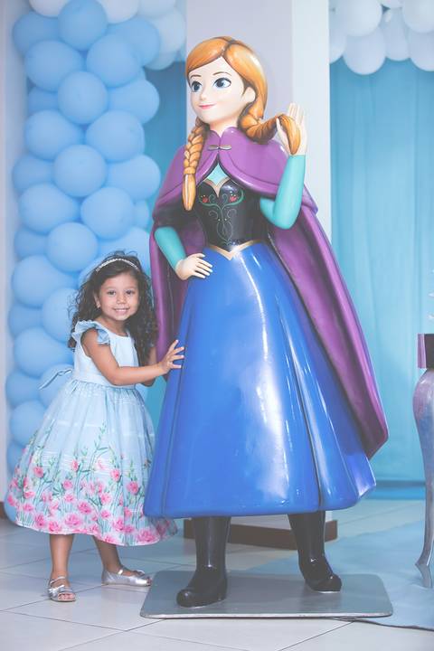 Fotografia do Aniversário da Cecilia em Vila Velha na Praia da Costa, feito pelo Estúdio JAMC.'