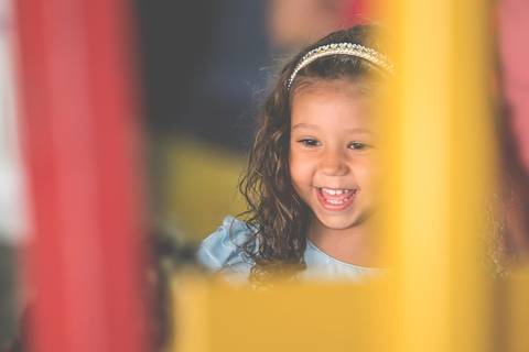 Fotografia do Aniversário da Cecilia em Vila Velha na Praia da Costa, feito pelo Estúdio JAMC.'