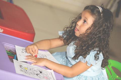 Fotografia do Aniversário da Cecilia em Vila Velha na Praia da Costa, feito pelo Estúdio JAMC.'