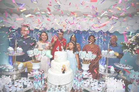 Fotografia do Aniversário da Cecilia em Vila Velha na Praia da Costa, feito pelo Estúdio JAMC.'