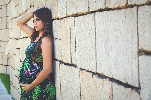 Fotografia de Gestante na Ilha do Frade,  em Vitória,  feita pelo Estúdio JAMC'