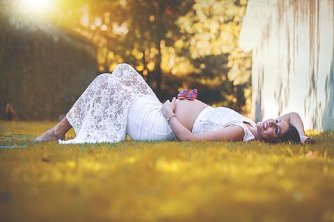 Fotografia de Gestante na Ilha do Frade,  em Vitória,  feita pelo Estúdio JAMC'