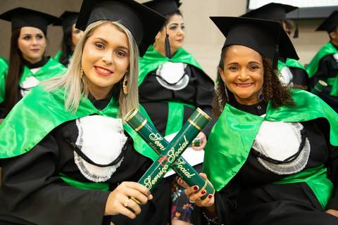 Formatura da turma 2018/2 de Serviço Social da faculdade Emescam feita pelo Studio JAMC em Vila Velha-ES'