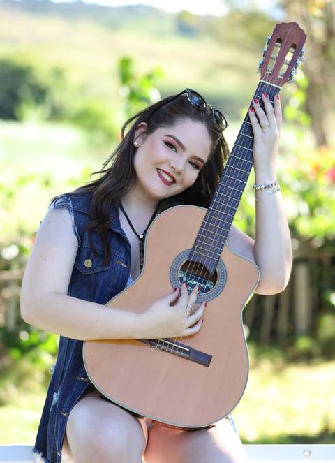 #fotosde15anos 
#ensaiofotográfico15anos
#fotos15anos
#fotografia #ensaio # #fotos #fotografos
#fotografosemsãomiguelRN
#fotoscomfumaçacolorida
#fotoscomchuvinha
#fotoscomviolao'