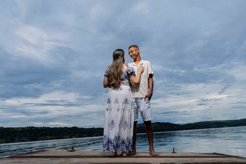 ensaio pre wedding, represa de Miranda, Uberlândia, Solarium Beach Bar, casamento, fotografia de casamento, noiva, noivo, momentos especiais, amor, natureza, cenário romântico, pôr do sol, água, casal, estilo, decoração, fotos ao ar livre, charme, beleza,'