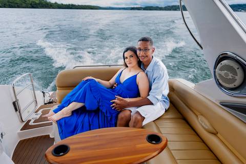 ensaio pre wedding, represa de Miranda, Uberlândia, Solarium Beach Bar, casamento, fotografia de casamento, noiva, noivo, momentos especiais, amor, natureza, cenário romântico, pôr do sol, água, casal, estilo, decoração, fotos ao ar livre, charme, beleza,'