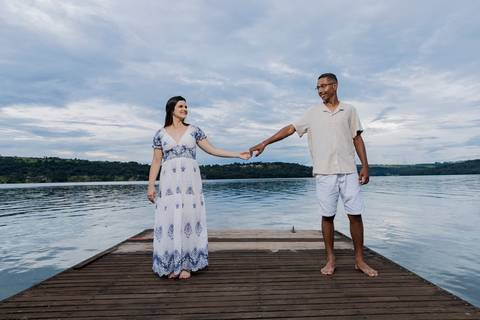 ensaio pre wedding, represa de Miranda, Uberlândia, Solarium Beach Bar, casamento, fotografia de casamento, noiva, noivo, momentos especiais, amor, natureza, cenário romântico, pôr do sol, água, casal, estilo, decoração, fotos ao ar livre, charme, beleza,'