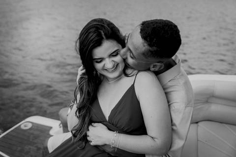 ensaio pre wedding, represa de Miranda, Uberlândia, Solarium Beach Bar, casamento, fotografia de casamento, noiva, noivo, momentos especiais, amor, natureza, cenário romântico, pôr do sol, água, casal, estilo, decoração, fotos ao ar livre, charme, beleza,'