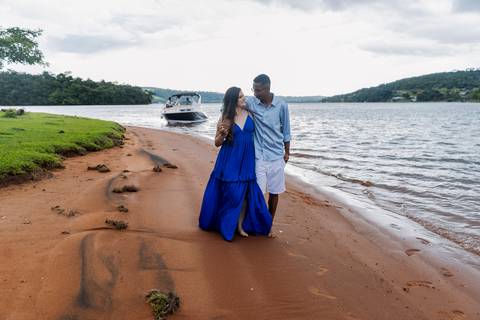 ensaio pre wedding, represa de Miranda, Uberlândia, Solarium Beach Bar, casamento, fotografia de casamento, noiva, noivo, momentos especiais, amor, natureza, cenário romântico, pôr do sol, água, casal, estilo, decoração, fotos ao ar livre, charme, beleza,'