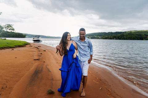 ensaio pre wedding, represa de Miranda, Uberlândia, Solarium Beach Bar, casamento, fotografia de casamento, noiva, noivo, momentos especiais, amor, natureza, cenário romântico, pôr do sol, água, casal, estilo, decoração, fotos ao ar livre, charme, beleza,'