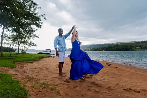 ensaio pre wedding, represa de Miranda, Uberlândia, Solarium Beach Bar, casamento, fotografia de casamento, noiva, noivo, momentos especiais, amor, natureza, cenário romântico, pôr do sol, água, casal, estilo, decoração, fotos ao ar livre, charme, beleza,'