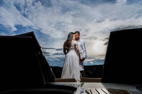 ensaio pre wedding, represa de Miranda, Uberlândia, Solarium Beach Bar, casamento, fotografia de casamento, noiva, noivo, momentos especiais, amor, natureza, cenário romântico, pôr do sol, água, casal, estilo, decoração, fotos ao ar livre, charme, beleza,'