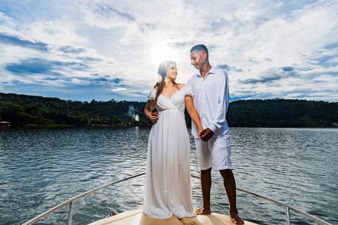 ensaio pre wedding, represa de Miranda, Uberlândia, Solarium Beach Bar, casamento, fotografia de casamento, noiva, noivo, momentos especiais, amor, natureza, cenário romântico, pôr do sol, água, casal, estilo, decoração, fotos ao ar livre, charme, beleza,'