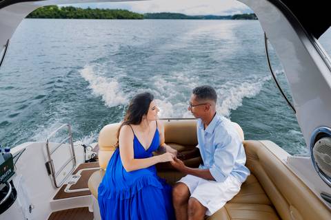 ensaio pre wedding, represa de Miranda, Uberlândia, Solarium Beach Bar, casamento, fotografia de casamento, noiva, noivo, momentos especiais, amor, natureza, cenário romântico, pôr do sol, água, casal, estilo, decoração, fotos ao ar livre, charme, beleza,'