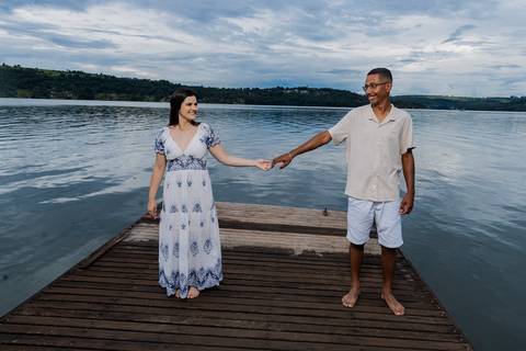 ensaio pre wedding, represa de Miranda, Uberlândia, Solarium Beach Bar, casamento, fotografia de casamento, noiva, noivo, momentos especiais, amor, natureza, cenário romântico, pôr do sol, água, casal, estilo, decoração, fotos ao ar livre, charme, beleza,'
