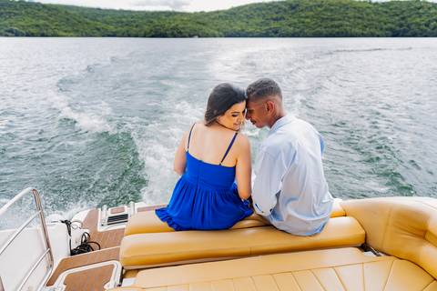 ensaio pre wedding, represa de Miranda, Uberlândia, Solarium Beach Bar, casamento, fotografia de casamento, noiva, noivo, momentos especiais, amor, natureza, cenário romântico, pôr do sol, água, casal, estilo, decoração, fotos ao ar livre, charme, beleza,'