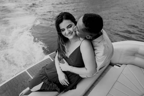 ensaio pre wedding, represa de Miranda, Uberlândia, Solarium Beach Bar, casamento, fotografia de casamento, noiva, noivo, momentos especiais, amor, natureza, cenário romântico, pôr do sol, água, casal, estilo, decoração, fotos ao ar livre, charme, beleza,'