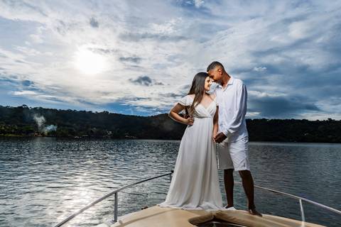 ensaio pre wedding, represa de Miranda, Uberlândia, Solarium Beach Bar, casamento, fotografia de casamento, noiva, noivo, momentos especiais, amor, natureza, cenário romântico, pôr do sol, água, casal, estilo, decoração, fotos ao ar livre, charme, beleza,'