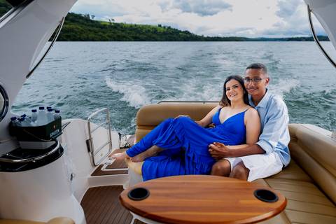 ensaio pre wedding, represa de Miranda, Uberlândia, Solarium Beach Bar, casamento, fotografia de casamento, noiva, noivo, momentos especiais, amor, natureza, cenário romântico, pôr do sol, água, casal, estilo, decoração, fotos ao ar livre, charme, beleza,'